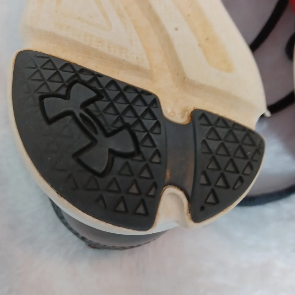 Under Armour Red Tennis Shoe Size 1Y Youth - Picture 6 of 7